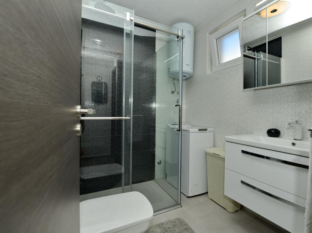 2-apartmans Popandrock In Villa Zadar